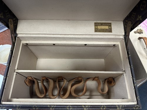 Lot 149 - Louis Vuitton, a Boite Flacons vanity case