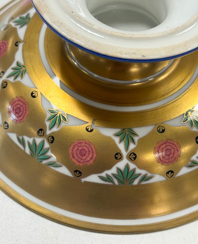 Lot 570 - A pair of Russian Imperial Porcelain factory tazzas from the Kremlin service