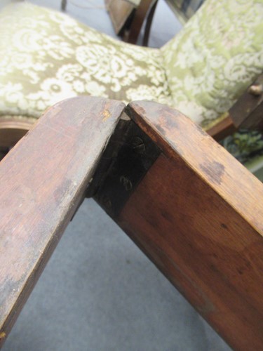 Lot 827 - A late Regency mahogany scissor action dining table in the manner of Gillows