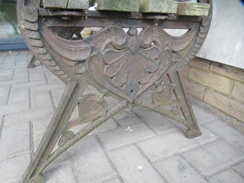 Lot 625 - A Victorian Coalbrookdale 'Lily Pad' pattern garden bench