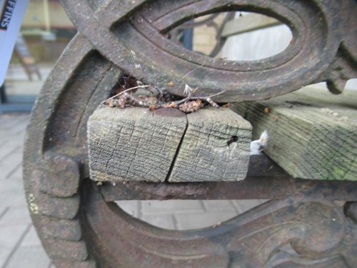 Lot 625 - A Victorian Coalbrookdale 'Lily Pad' pattern garden bench