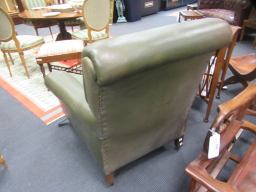 Lot 622 - A Edwardian leather upholstered armchair