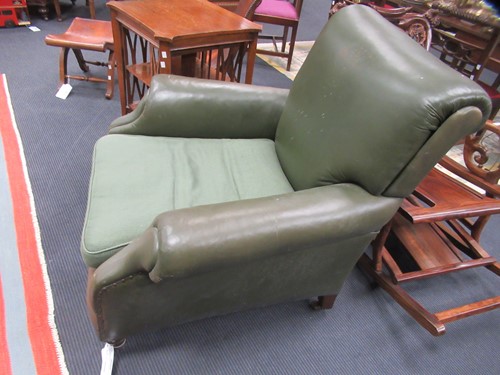 Lot 622 - A Edwardian leather upholstered armchair