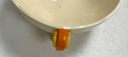 Lot 34 - A Clarice Cliff Bizarre 'Women's Journal' bowl
