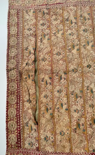 Lot 255 - A Chinese silk embroidered Manchu panel, late Qing Dynasty, circa 1890