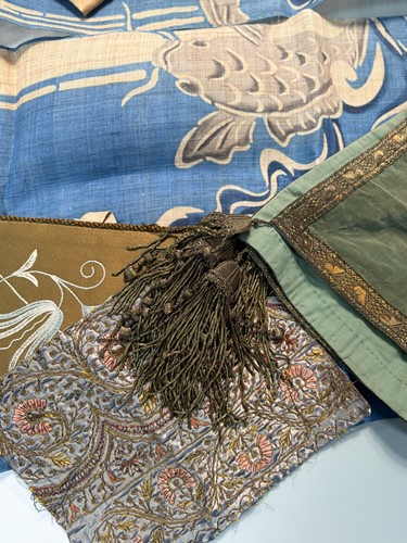 Lot 255 - A Chinese silk embroidered Manchu panel, late Qing Dynasty, circa 1890