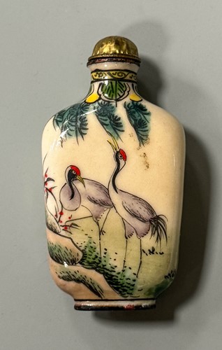 Lot 15 - A group of five Chinese glass and porcelain snuff bottles, 19th/20th century