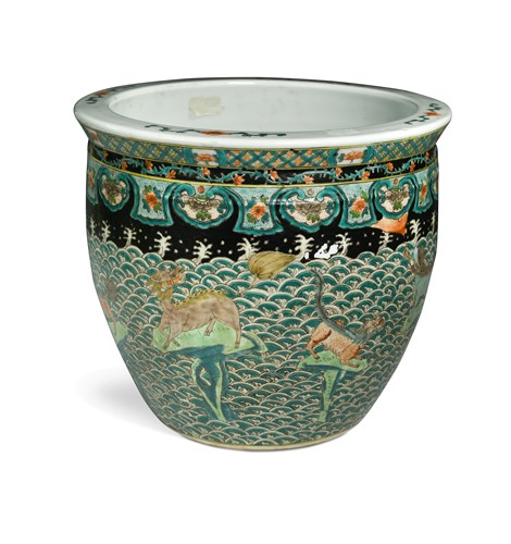 Lot 12 - A Chinese famille verte jardiniere, 20th century