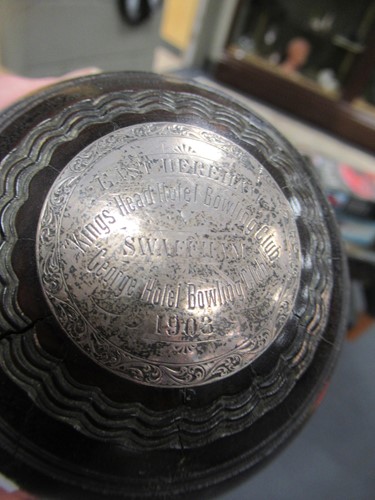 Lot 76 - Collector's items: Recumbent Lion jelly mould...