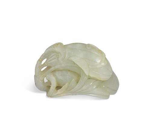 Lot 33 - A Chinese carved jade melon, Qing Dynasty 19th century