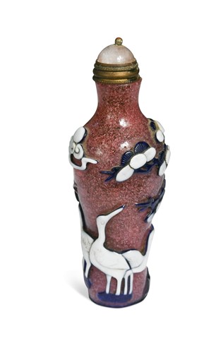 Lot 16 - A Chinese Peking overlay glass snuff bottle, circa 1900