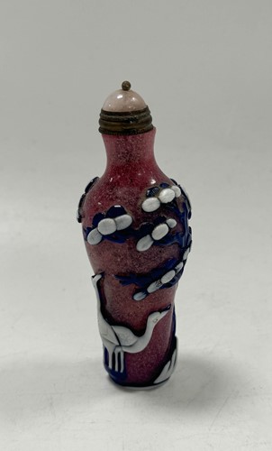 Lot 16 - A Chinese Peking overlay glass snuff bottle, circa 1900