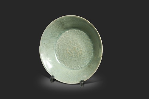 Lot 4 - A Chinese Longquan celadon-glazed mallow bowl, Southern Song Dynasty (1127-1279)