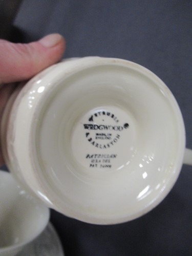 Lot 81 - A Wedgwood Patrician pattern creamware service...