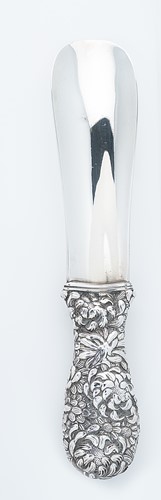 Lot 300 - A late 19th century Japanese metalwares silver shoehorn