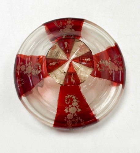 Lot 340 - A pair of Bohemian ruby flash cut goblets and covers, 19th century