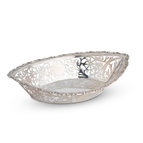 Lot 581 - Chester - An Edward VII silver bonbon dish