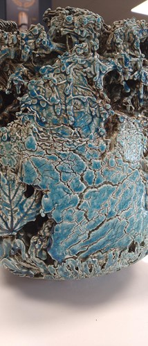 Lot 8 - A 20th century pottery vase