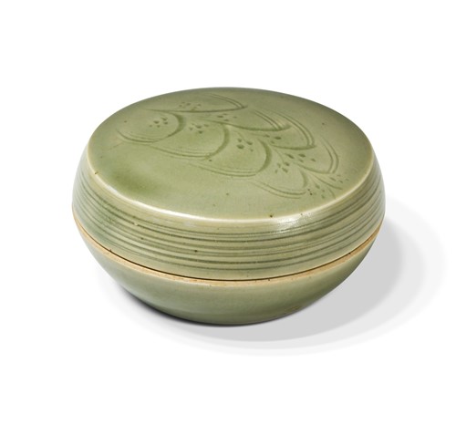Lot 50 - David Leach (1911-2005), a cut-sided bowl