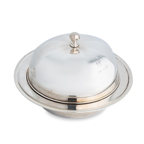 Lot 555 - A George VI silver muffineer
