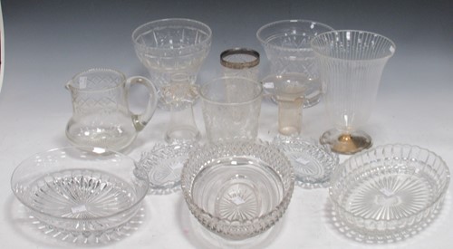 Lot 243 - Glassware to include six good quality diaper...
