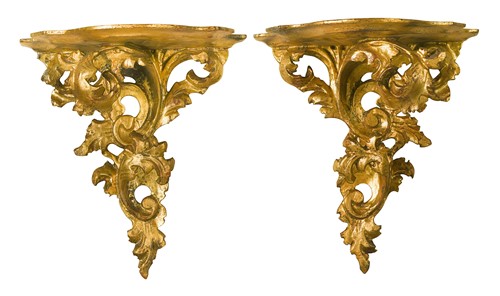 Lot 466 - A pair of Florentine carved giltwood wall brackets, late 19th century