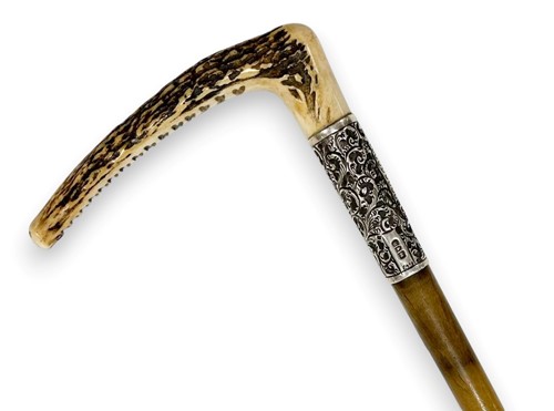 Lot 74 - A rhino horn and antler riding crop