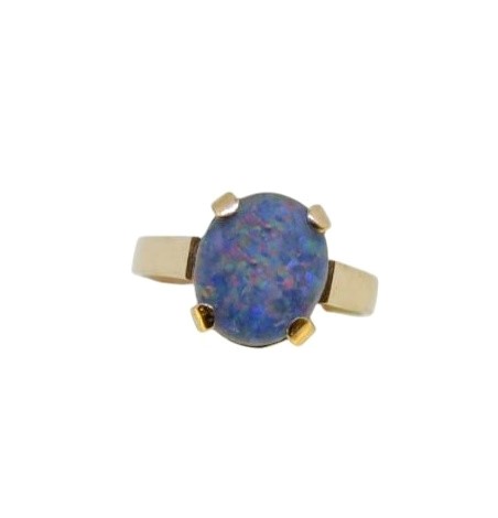 Lot 4 - A 9ct gold opal doublet ring