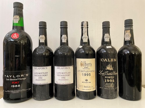 Lot 7 - Delaforce Vintage Port 1975