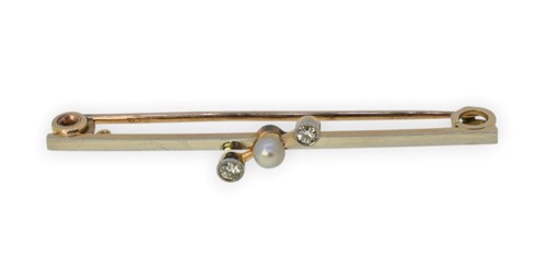 Lot 13 - An early 20th century pearl and diamond set bar brooch