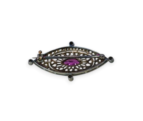Lot 8 - A ruby and diamond brooch