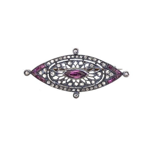 Lot 8 - A ruby and diamond brooch