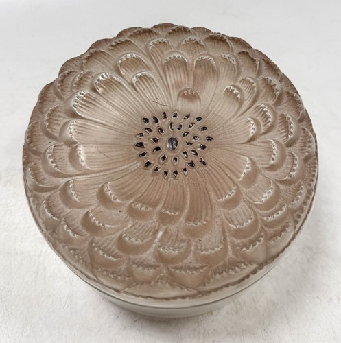 Lot 2 - Dahlia, an R. Lalique frosted and polished glass box and cover, model no. 619