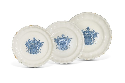 Lot 400 - Sixteen Cantagalli blue and white armorial plates