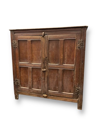 Lot 650 - An early 18th century oak panelled...