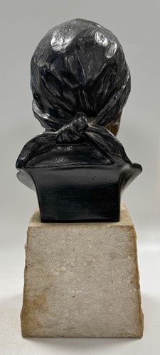 Lot 81 - Attributed to Adolf Joseph (Adolf Josef) Pohl, (1872 -1930), a pair of bronze portrait busts