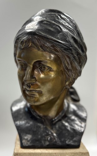 Lot 81 - Attributed to Adolf Joseph (Adolf Josef) Pohl, (1872 -1930), a pair of bronze portrait busts