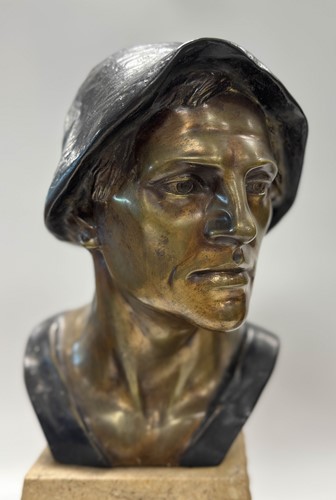 Lot 81 - Attributed to Adolf Joseph (Adolf Josef) Pohl, (1872 -1930), a pair of bronze portrait busts