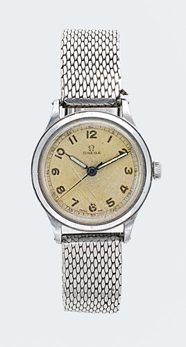 Lot 259 - Omega - A steel military style wristwatch