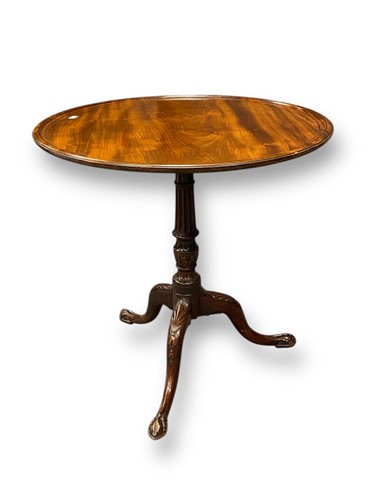 Lot 735 - A 19th century mahogany tilt top occasional...