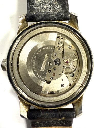 Lot 246 - Jaeger-LeCoultre - A steel 'Club' wristwatch