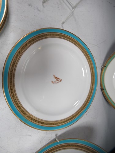 Lot 21 - Six late Victorian or Edwardian dinner plates...