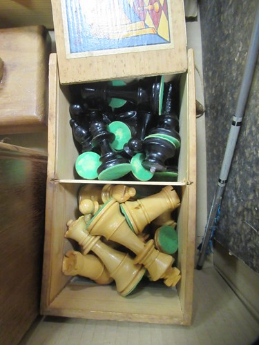 Lot 123 - Box of Games and Collectables; Spade Half...