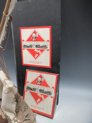 Lot 123 - Box of Games and Collectables; Spade Half...