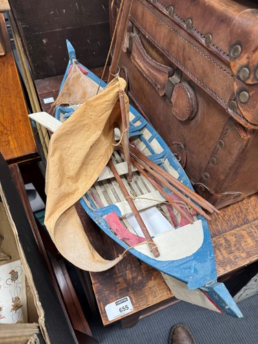 Lot 123 - Box of Games and Collectables; Spade Half...