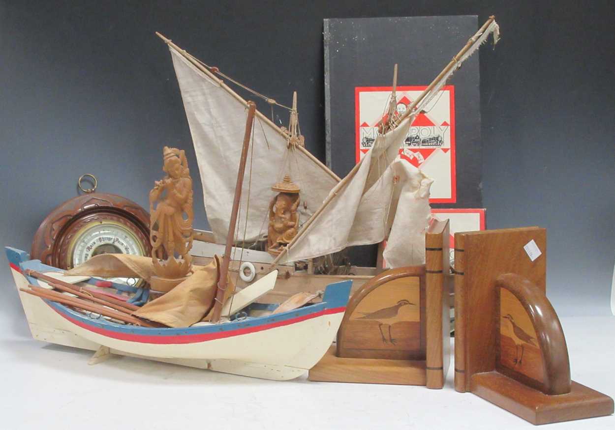 Lot 123 - Box of Games and Collectables; Spade Half...