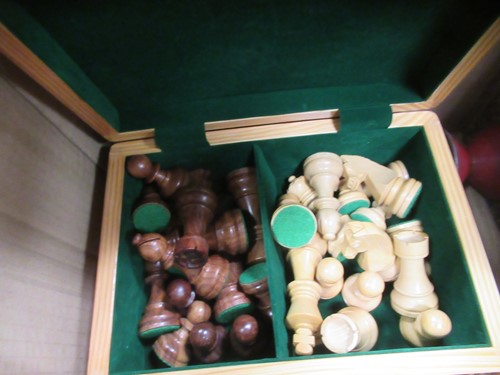 Lot 123 - Box of Games and Collectables; Spade Half...