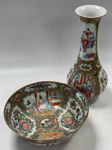 Lot 13 - A Cantonese famille rose bowl, Qing Dynasty, 19th century