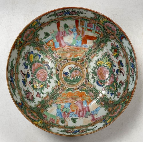 Lot 13 - A Cantonese famille rose bowl, Qing Dynasty, 19th century
