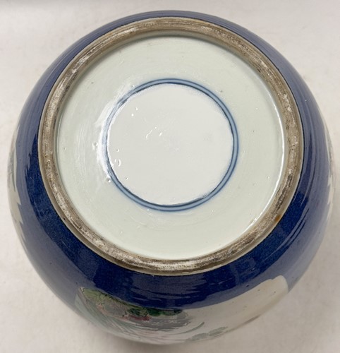 Lot 24 - A Chinese export powder blue and famille verte porcelain ginger jar and cover, Qing Dynasty, 19th century